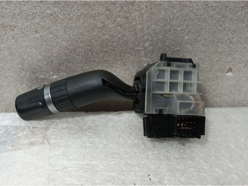 Recambio de mando limpia para mazda 3 lim. (bl) active referencia OEM IAM 31106872118  