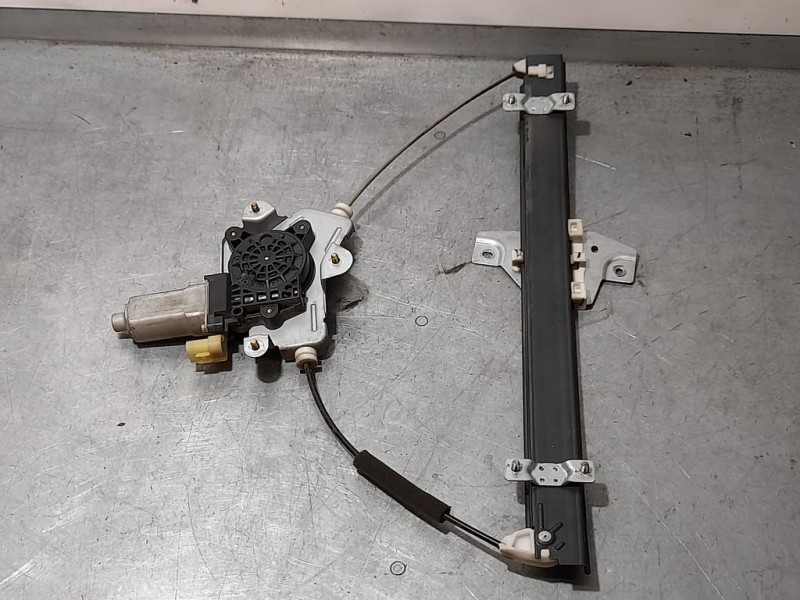 Recambio de elevalunas delantero izquierdo para kia picanto 1.0 lx referencia OEM IAM 8240307010  ELECTRICO 2 PINES
