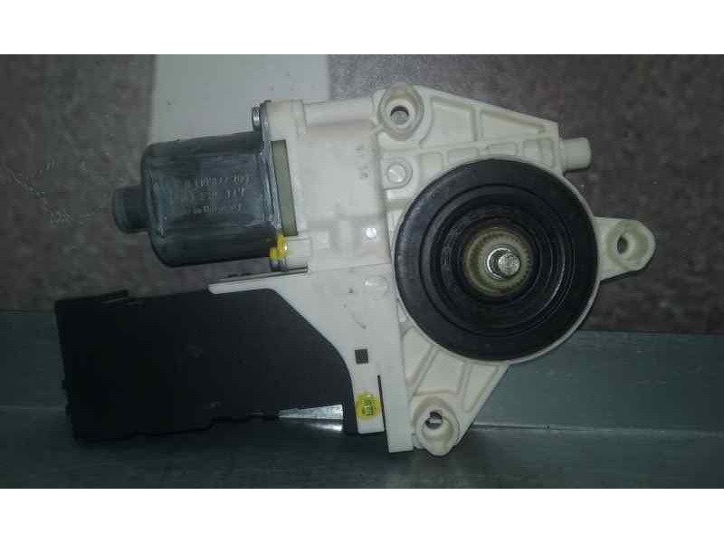 Recambio de motor elevalunas delantero izquierdo para peugeot 407 st confort referencia OEM IAM 9663036680 2 CLAVIJAS 