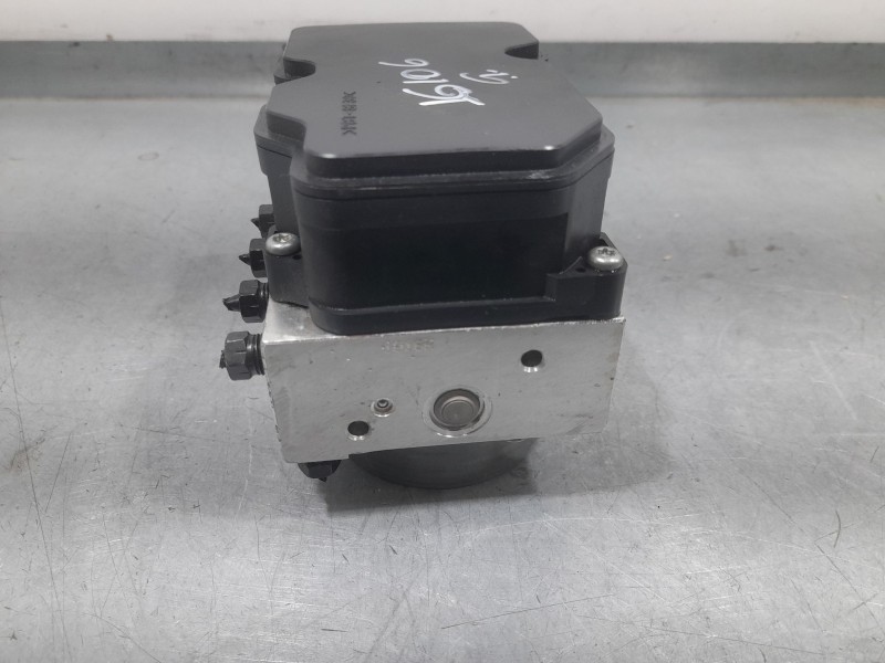 Recambio de abs para toyota corolla (e21) hybrid active referencia OEM IAM 4451012600 11304041340 