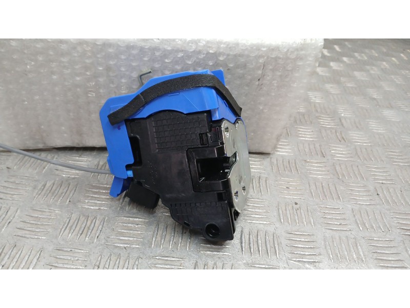 Recambio de cerradura puerta delantera derecha para hyundai bayon (bc3) 1.2 mpi referencia OEM IAM 81320Q0010  