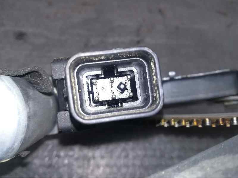 Recambio de elevalunas delantero derecho para opel corsa c club referencia OEM IAM 24466594 6 PINS ELECTRICO 400709A