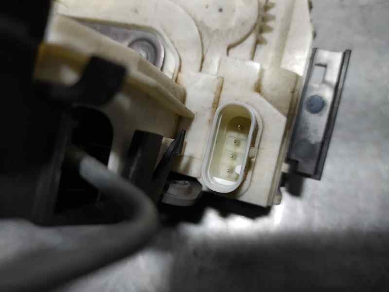 Recambio de cerradura puerta trasera derecha para infiniti q30 1.5d referencia OEM IAM 825005DM0A A2040085999 4 PINES