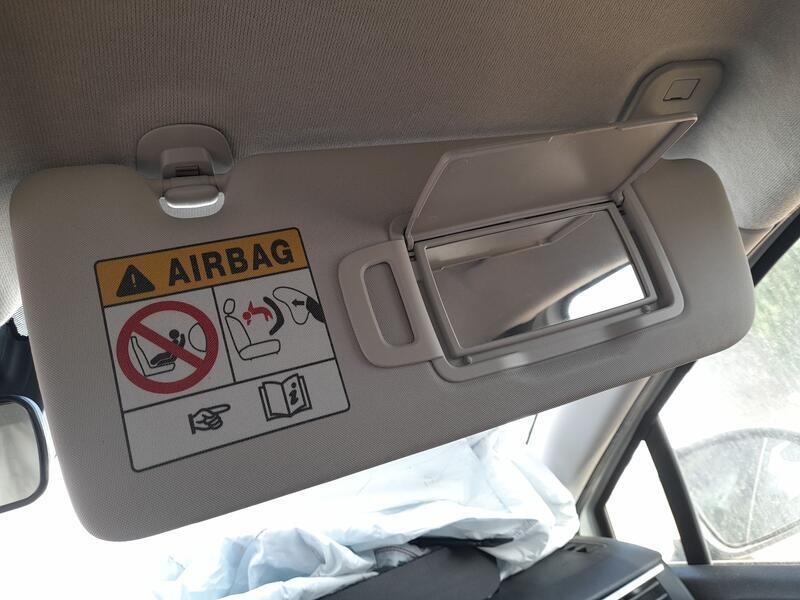 Recambio de parasol derecho para renault clio v (b7_) tce 90 (b7mt) referencia OEM IAM 964001360R  