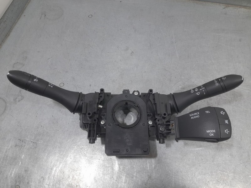 Recambio de mando luces y limpia para renault megane iv sport tourer (k9a/m/n_) 1.5 blue dci 115 (k9a6) referencia OEM IAM 8341R