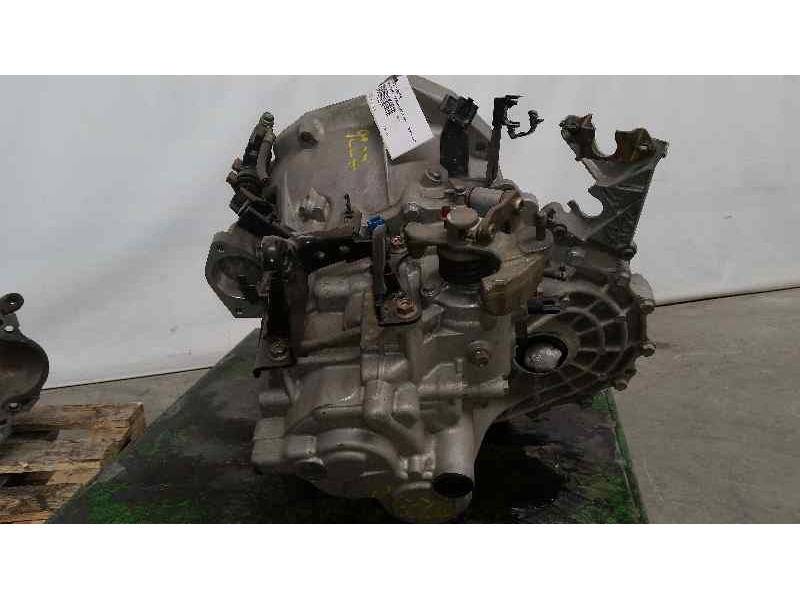 Recambio de caja cambios para nissan primera berlina (p12) acenta referencia OEM IAM 32010AW604  6VELOCIDADES