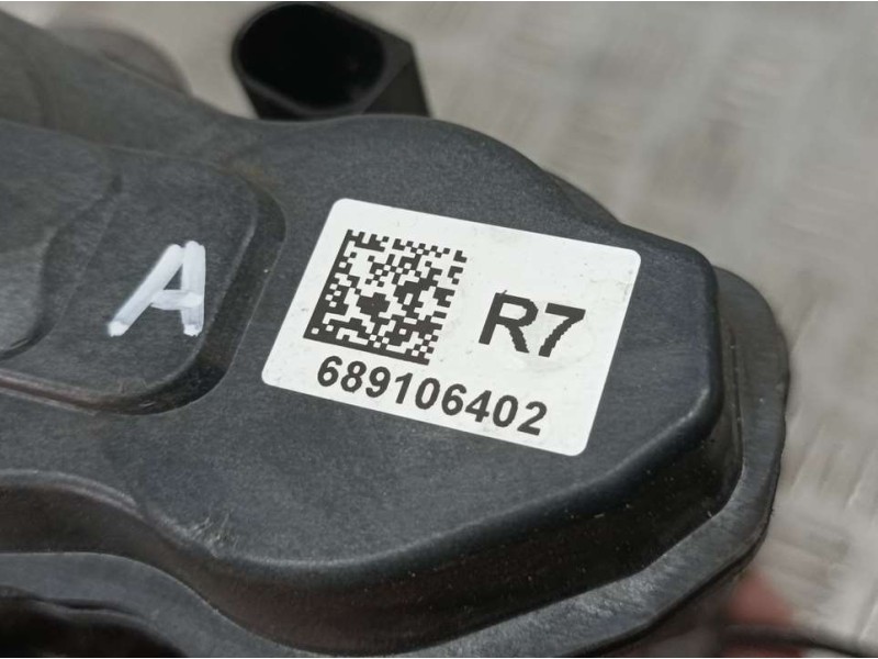 Recambio de pinza freno trasera derecha para bmw serie x1 (u11) sdrive 1.8i referencia OEM IAM 34208837100 689106402 ELECTRICA Z