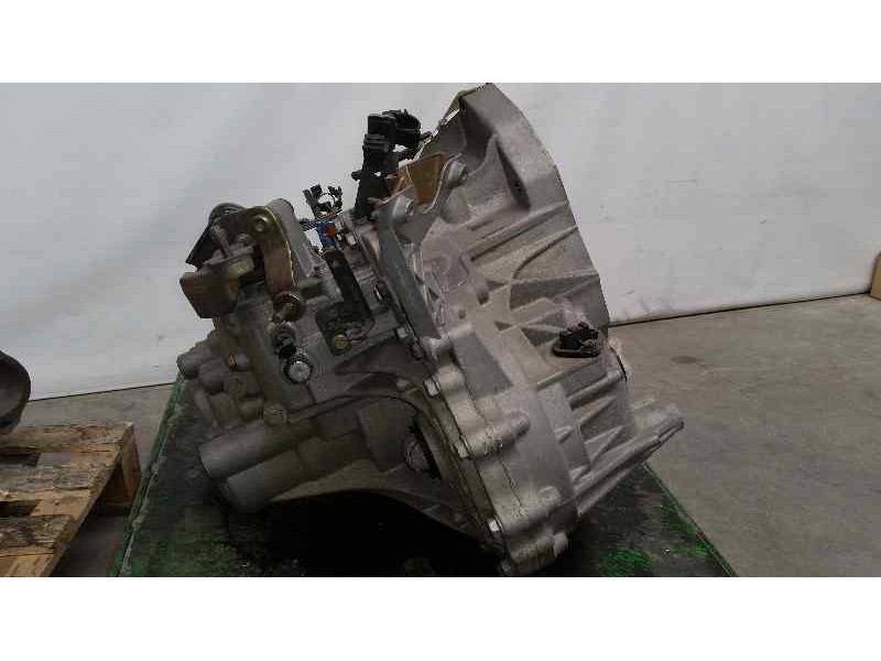 Recambio de caja cambios para nissan primera berlina (p12) acenta referencia OEM IAM 32010AW604  6VELOCIDADES