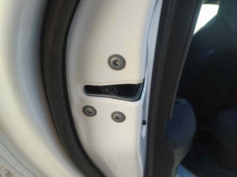 Recambio de cerradura puerta trasera izquierda para toyota corolla (e21) hybrid active referencia OEM IAM 6906002580  