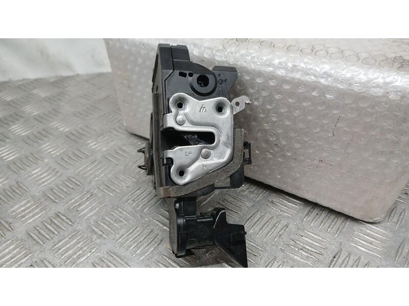 Recambio de cerradura puerta delantera izquierda para renault austral techno referencia OEM IAM 805038532R ELECTRICA 