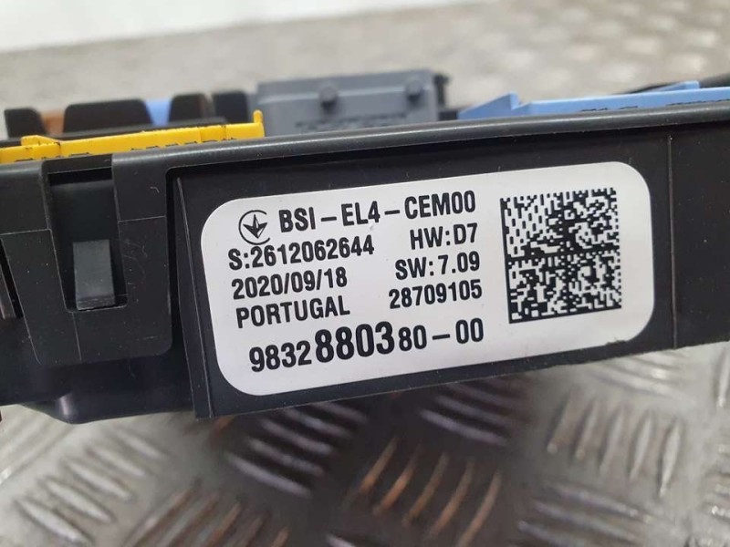 Recambio de caja reles / fusibles para peugeot 2008 (p1) allure referencia OEM IAM 9832880380 28709105 2612062644