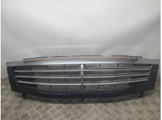 Recambio de rejilla delantera para ssangyong rexton rx 270 plus / 270 xdi plus referencia OEM IAM SIN REF  