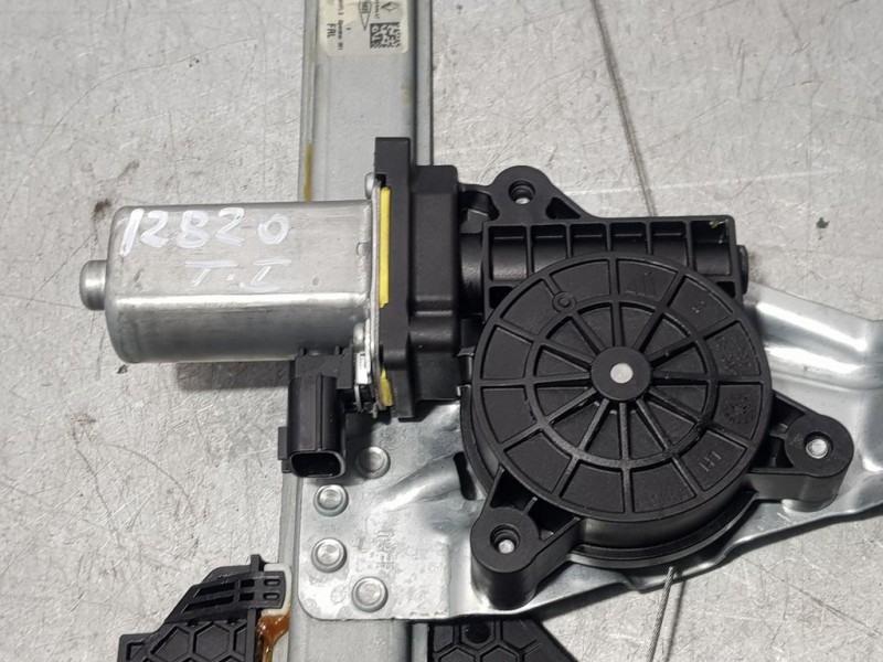 Recambio de elevalunas trasero izquierdo para dacia sandero stepway referencia OEM IAM 827211031R  MAGNA ELECTRICO 2 PINS