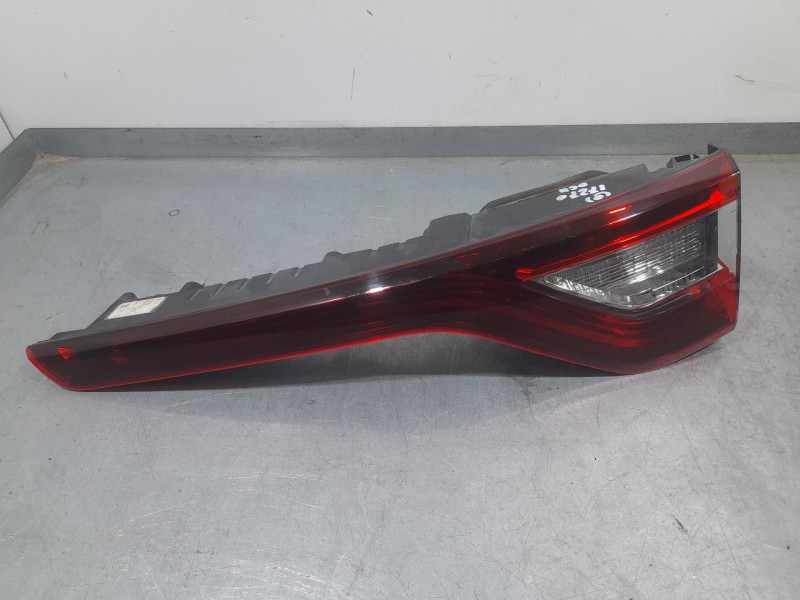 Recambio de piloto trasero derecho interior para renault megane iv sport tourer (k9a/m/n_) 1.5 blue dci 115 (k9a6) referencia OE