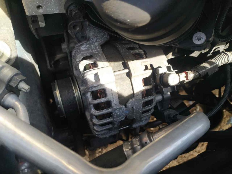 Recambio de alternador para volvo v40 hatchback (525) d3 referencia OEM IAM 36001497  