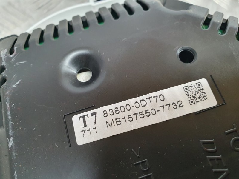 Recambio de cuadro instrumentos para toyota yaris active hybrid referencia OEM IAM 838000DT70 MB1575507732 