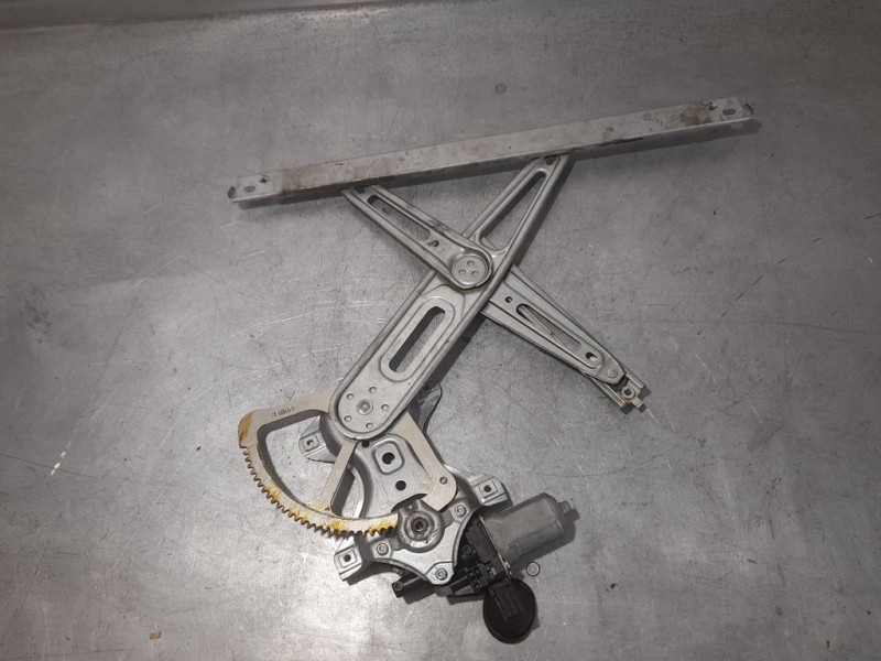 Recambio de elevalunas delantero derecho para toyota yaris active hybrid referencia OEM IAM 857100D100 973582101 