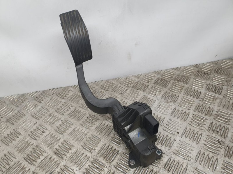 Recambio de potenciometro pedal para opel corsa d catch me referencia OEM IAM 55702020  