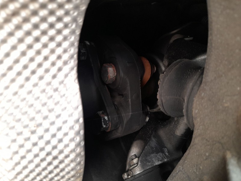 Recambio de transmision central para bmw 1 (e81) 118 d referencia OEM IAM 26117526136  