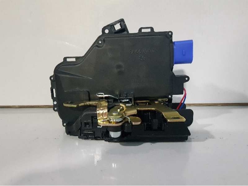 Recambio de cerradura puerta delantera derecha para volkswagen touran (1t1) referencia OEM IAM 7L0839016  CONECTOR AZUL 7 PINS
