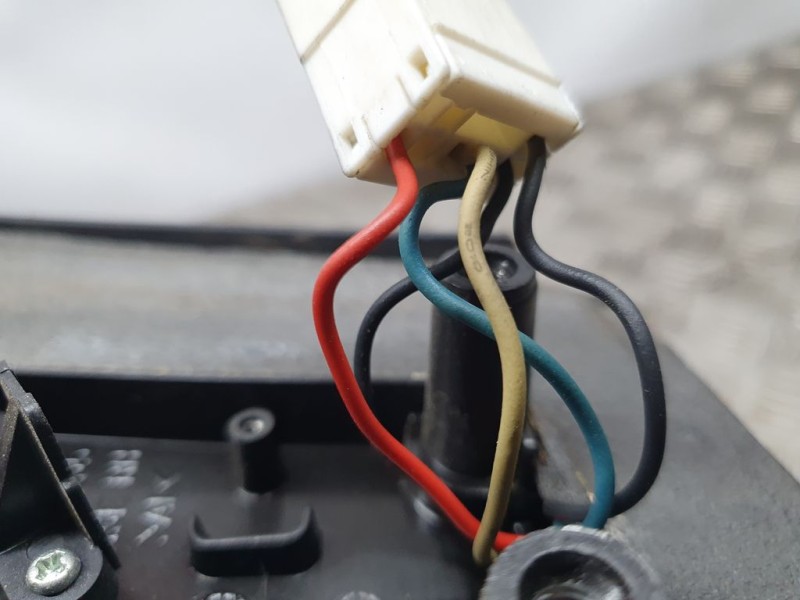 Recambio de retrovisor derecho para chevrolet aveo ls referencia OEM IAM SIN REF  ELÉCTRICO 5 CABLES