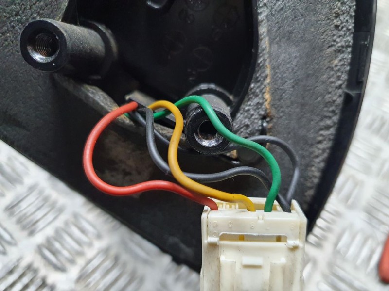 Recambio de retrovisor izquierdo para chevrolet aveo ls referencia OEM IAM SIN REF  ELÉCTRICO 5 CABLES