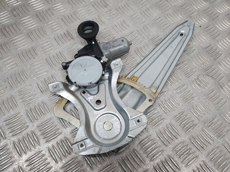 Recambio de elevalunas trasero izquierdo para toyota yaris active hybrid referencia OEM IAM SIN REF  ELECTRICO 6 PINES