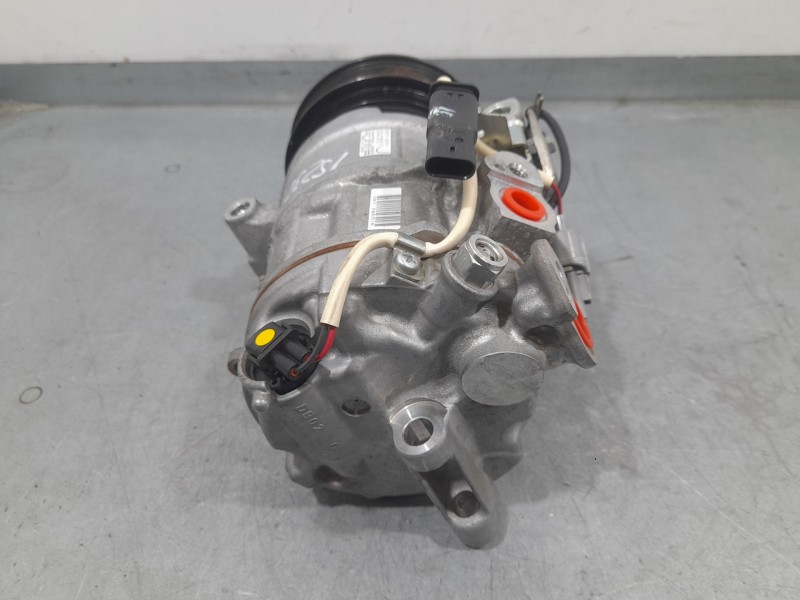 Recambio de compresor aire acondicionado para infiniti q30 1.5d referencia OEM IAM 926005DA1A  