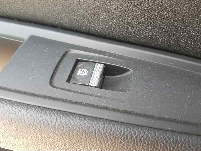 Recambio de mando elevalunas trasero izquierdo para renault austral techno referencia OEM IAM 829F18306R  