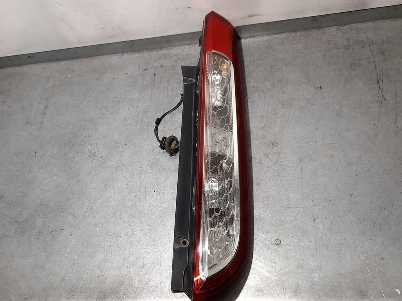 Recambio de piloto trasero derecho para ford focus lim. (cb4) trend referencia OEM IAM SIN REF  