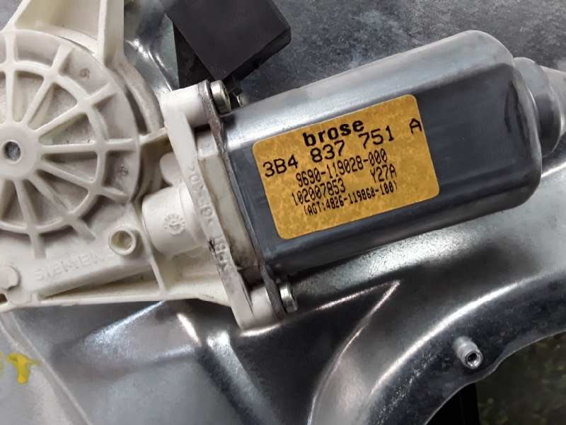 Recambio de elevalunas delantero izquierdo para volkswagen passat berlina (3b2) 1.9 tdi referencia OEM IAM 9690119028000 6 PINS 