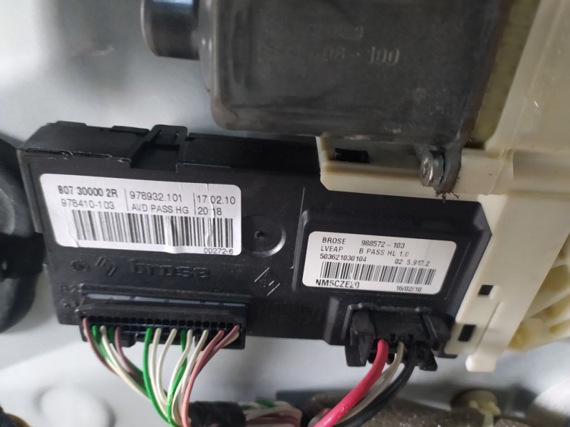 Recambio de elevalunas delantero derecho para renault laguna iii dynamique referencia OEM IAM 807300002R  ELECTRICO