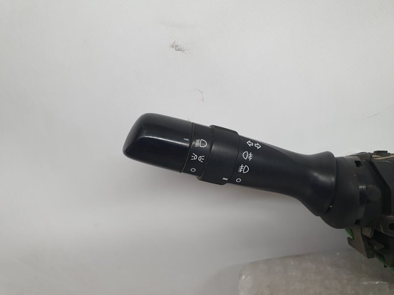 Recambio de mando luces y limpia para toyota yaris active hybrid referencia OEM IAM 0D30017F938  