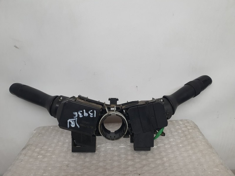 Recambio de mando luces y limpia para toyota yaris active hybrid referencia OEM IAM 0D30017F938  