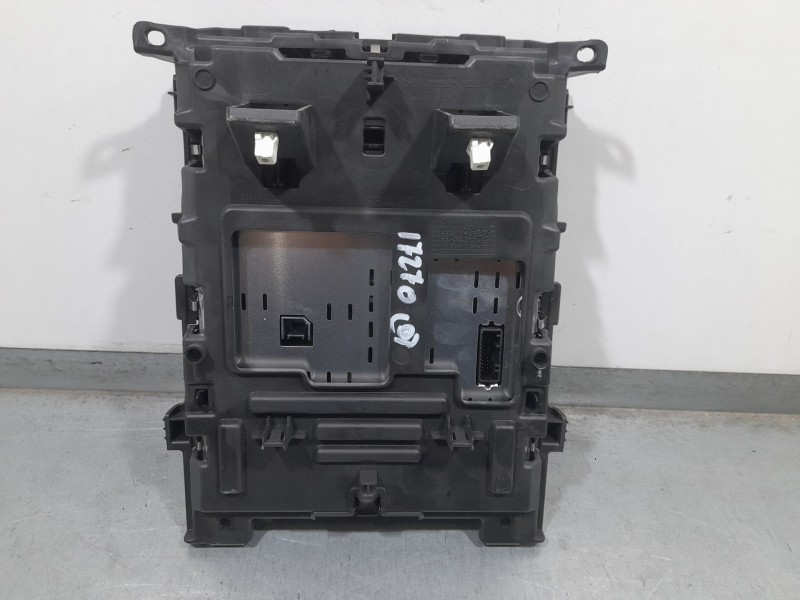 Recambio de sistema navegacion gps para renault megane iv sport tourer (k9a/m/n_) 1.5 blue dci 115 (k9a6) referencia OEM IAM 681