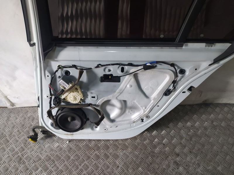 Recambio de elevalunas trasero derecho para renault laguna iii dynamique referencia OEM IAM 827300001R 6 PINS ELECTRICO