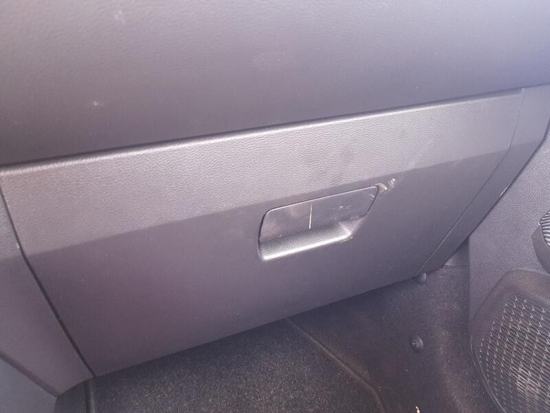 Recambio de guantera para dacia sandero iii 1.0 tce 100 eco-g referencia OEM IAM 682523993R  