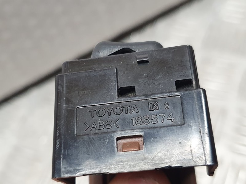 Recambio de mando retrovisor para toyota yaris active hybrid referencia OEM IAM 183574  