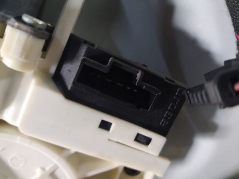 Recambio de elevalunas trasero izquierdo para renault laguna iii dynamique referencia OEM IAM  6 PINS ELECTRICO