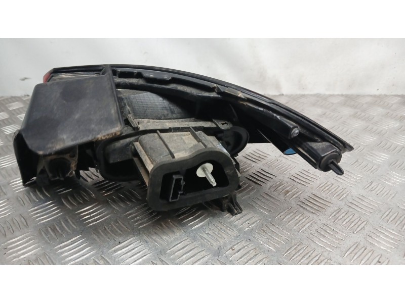 Recambio de piloto trasero izquierdo exterior para opel corsa f (p2jo) 1.2 (68) referencia OEM IAM 9829317380 VALEO 90194151