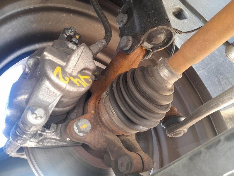 Recambio de mangueta delantera derecha para dacia sandero iii 1.0 tce 100 eco-g referencia OEM IAM 400146417R  