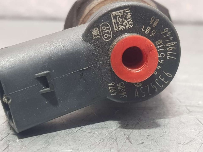 Recambio de inyector para bmw serie 3 lim. (f30) 2.0 16v diesel referencia OEM IAM 7798446 0445110601 BOSCH