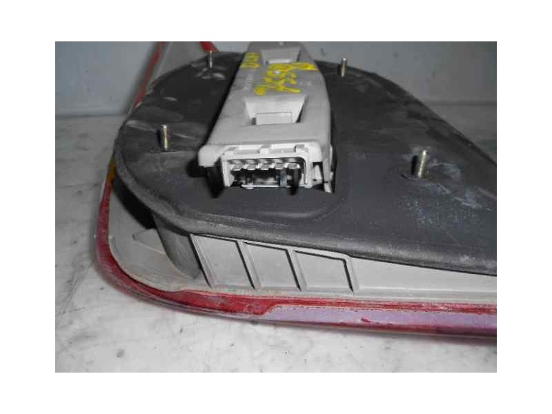 Recambio de piloto trasero derecho para ford fiesta berl./courier surf referencia OEM IAM 7070864  