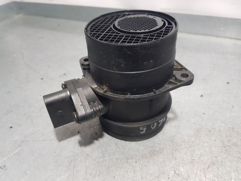 Recambio de caudalimetro para volkswagen passat berlina (3b3) comfortline referencia OEM IAM 074906461B 0281002461 BOSCH