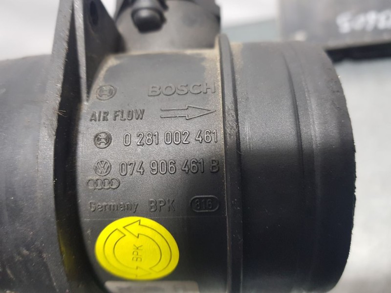 Recambio de caudalimetro para volkswagen passat berlina (3b3) comfortline referencia OEM IAM 074906461B 0281002461 BOSCH