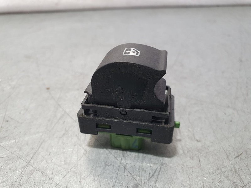 Recambio de mando elevalunas delantero derecho para fiat tipo ii (357) berlina easy referencia OEM IAM 735631464  