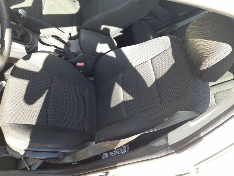 Recambio de asiento delantero izquierdo para hyundai i30 (fd) 1.6 crdi referencia OEM IAM   
