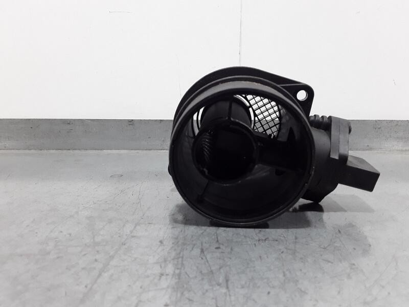 Recambio de caudalimetro para dodge caliber se referencia OEM IAM 05033320AA 0281002779 BOSCH