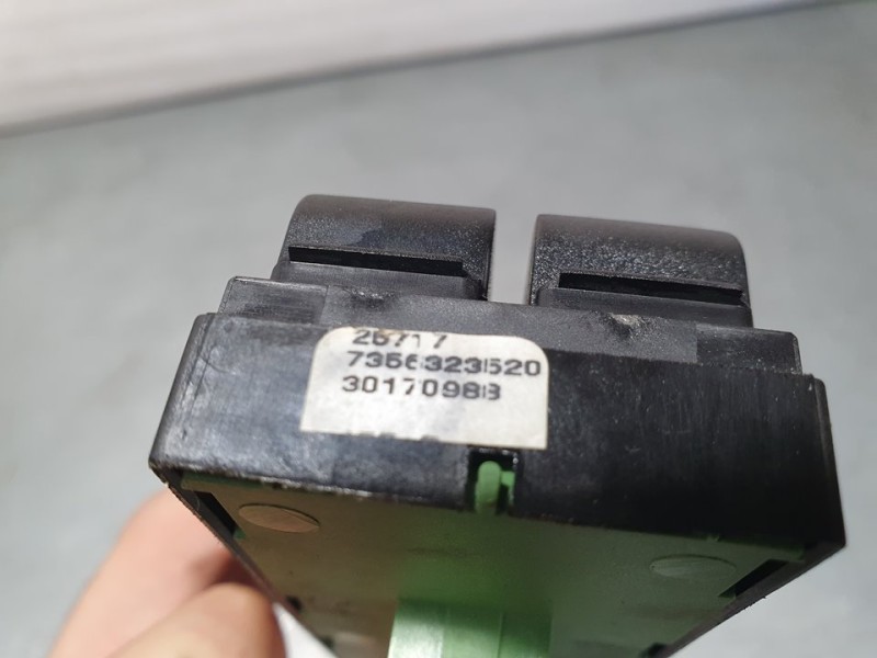 Recambio de mando elevalunas delantero izquierdo para fiat tipo ii (357) berlina easy referencia OEM IAM 7356323520 30170988 