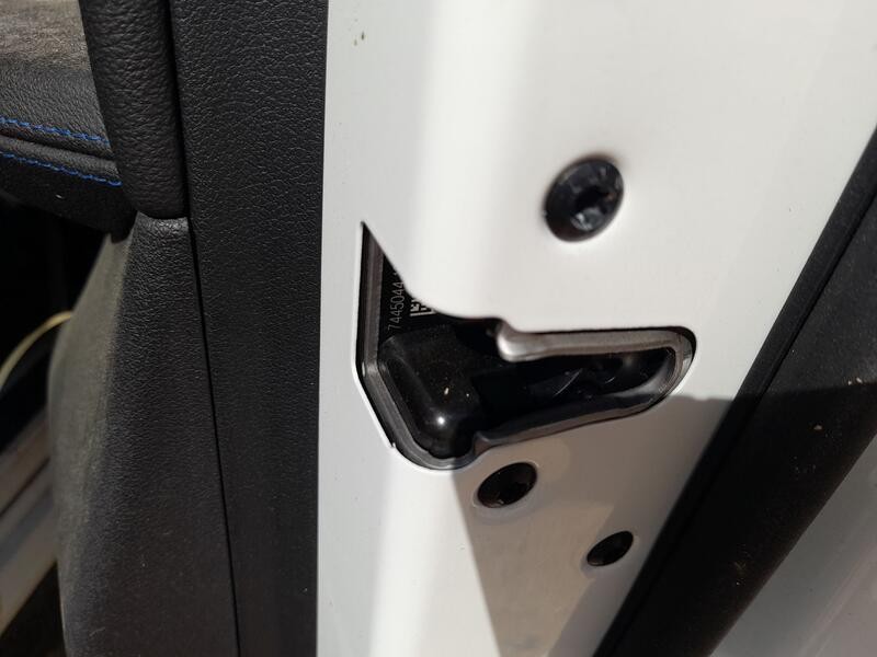 Recambio de cerradura puerta delantera derecha para bmw x1 (u11) sdrive 18 i referencia OEM IAM 51217445044  